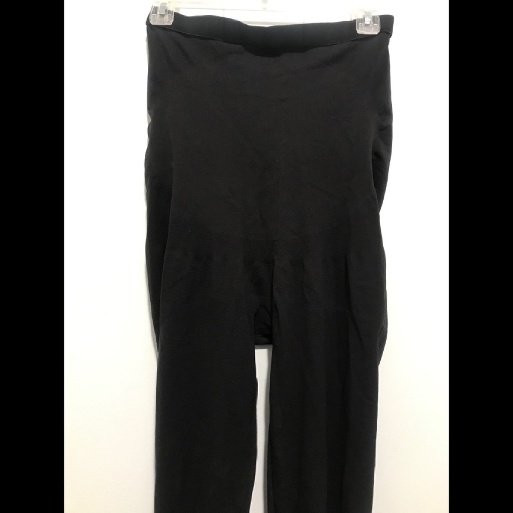 010. ASSETS by SPANX High-Waist Seamless Leggings Black - Picture 5 of 14